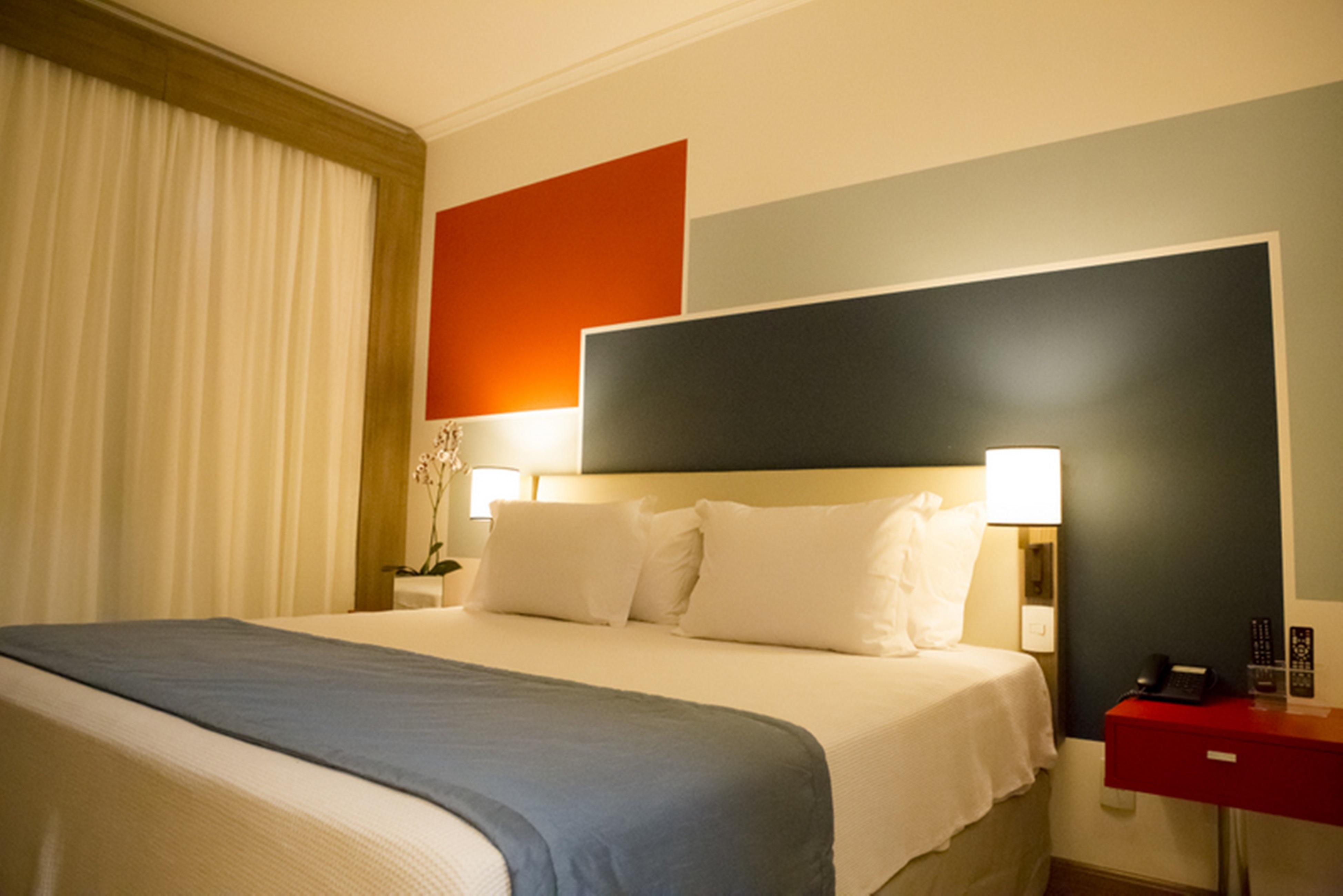 ทริป บาย วินด์แฮม ริเบเรา เปรโต Hotel ฮิเบเราเปรโต ภายนอก รูปภาพ A bedroom at the hotel