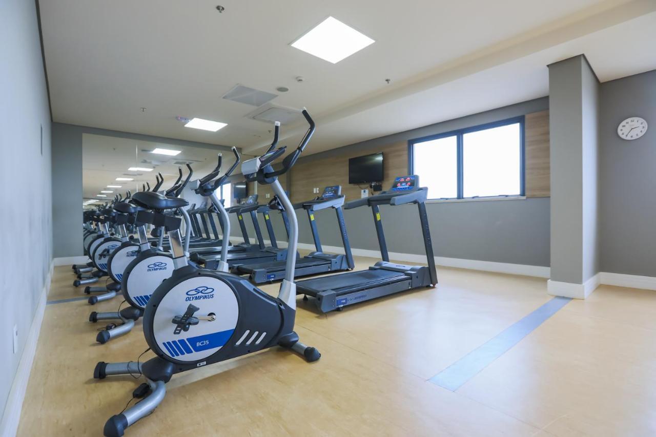 ทริป บาย วินด์แฮม ริเบเรา เปรโต Hotel ฮิเบเราเปรโต ภายนอก รูปภาพ The gym at the hotel